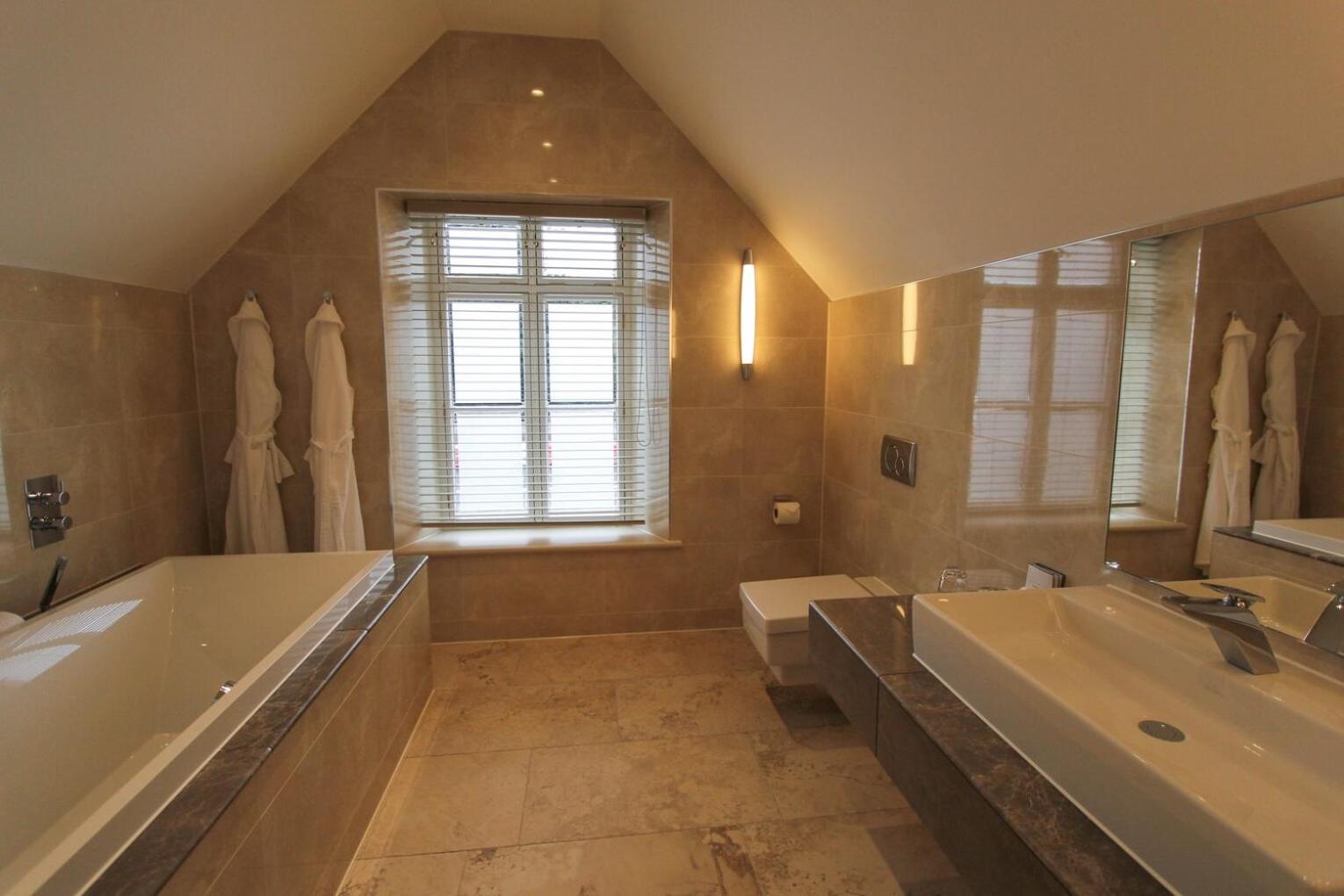 Cae Court Hotel Bridgend  Esterno foto