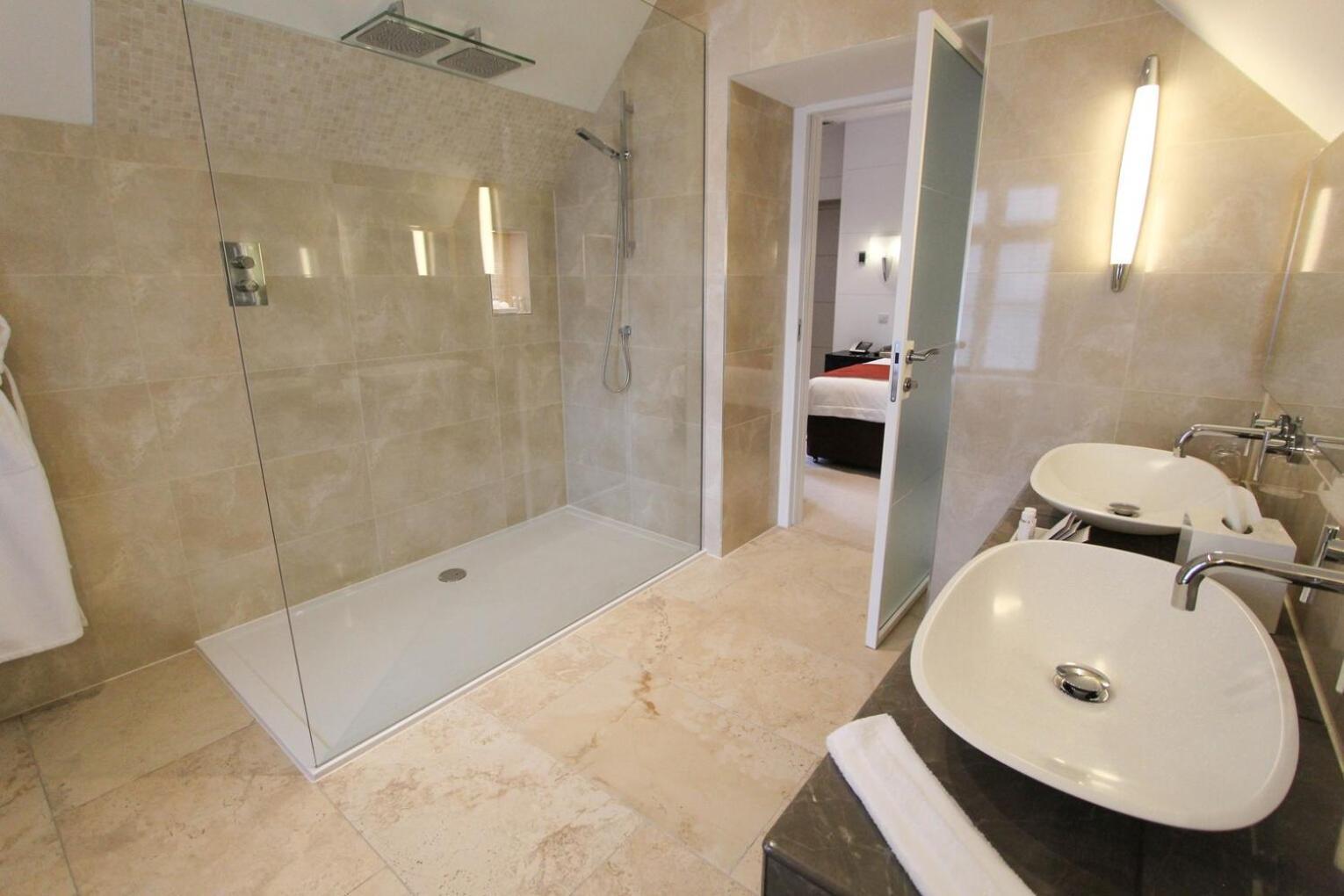 Cae Court Hotel Bridgend  Esterno foto