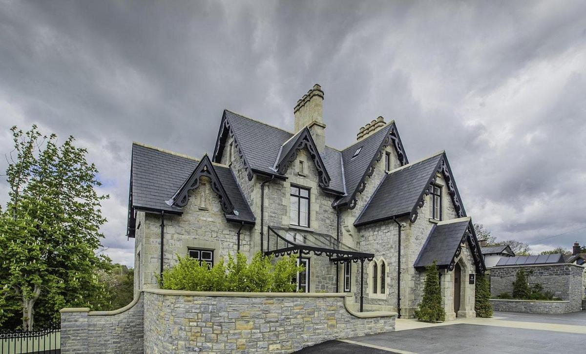 Cae Court Hotel Bridgend  Esterno foto