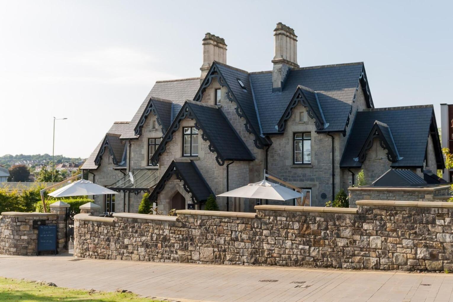 Cae Court Hotel Bridgend  Esterno foto