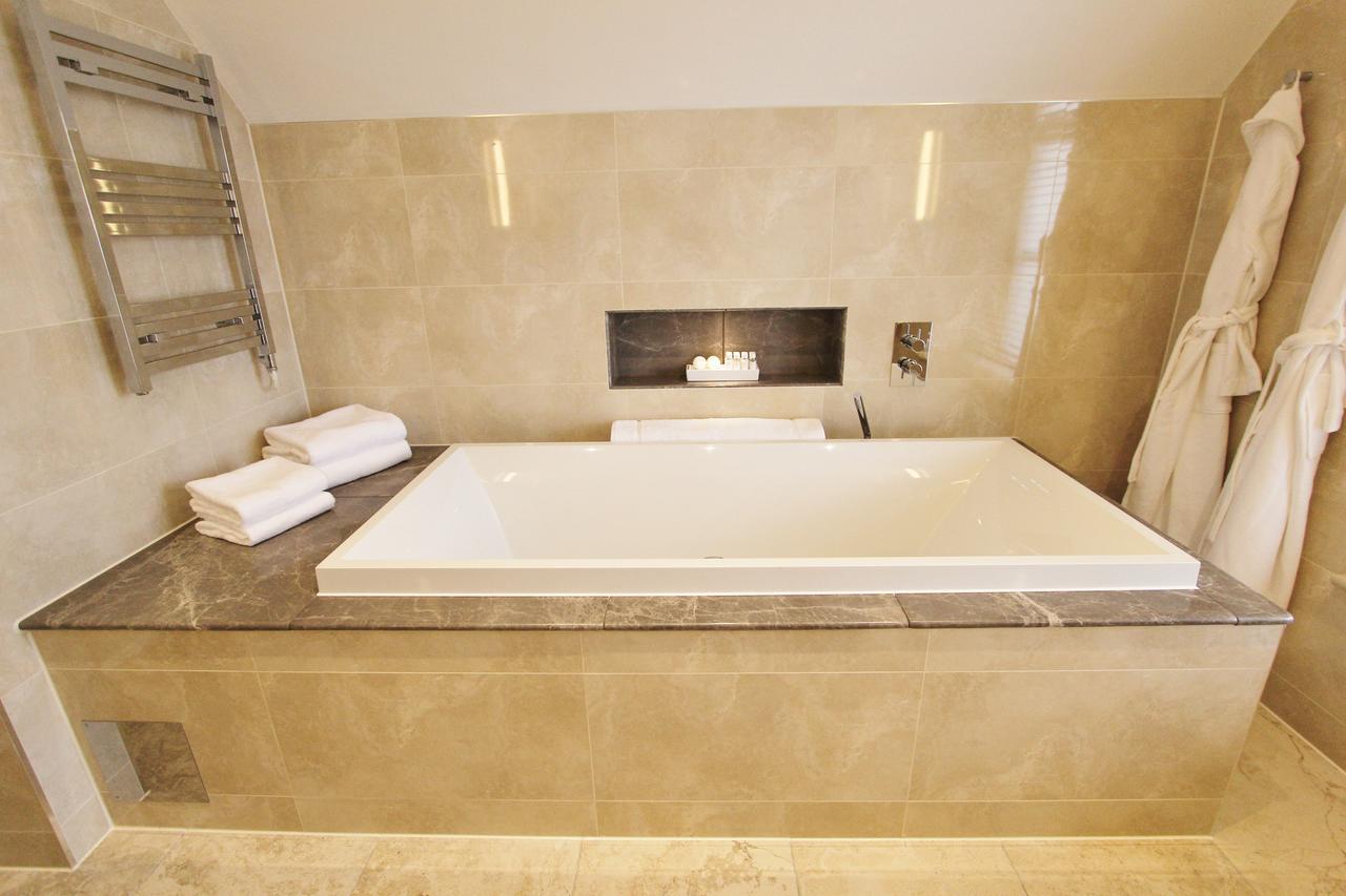 Cae Court Hotel Bridgend  Esterno foto
